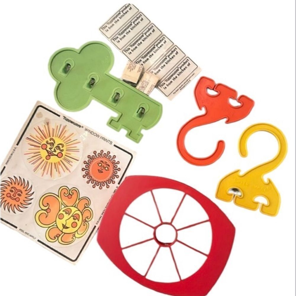 Vintage Tupperware set Apple slicer 2 hooks stickers key holder labels EVC